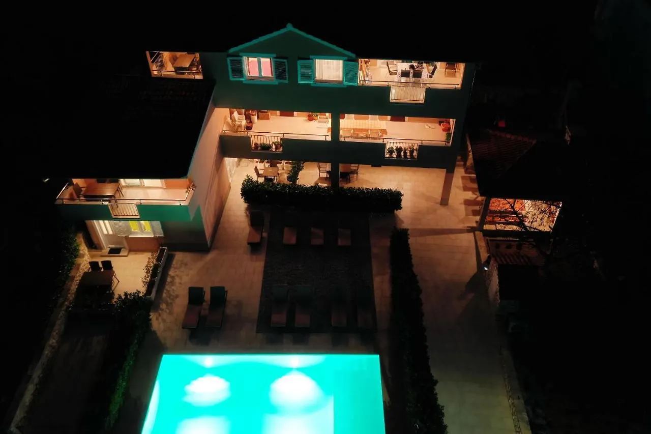 Apartments Bobo Kraj