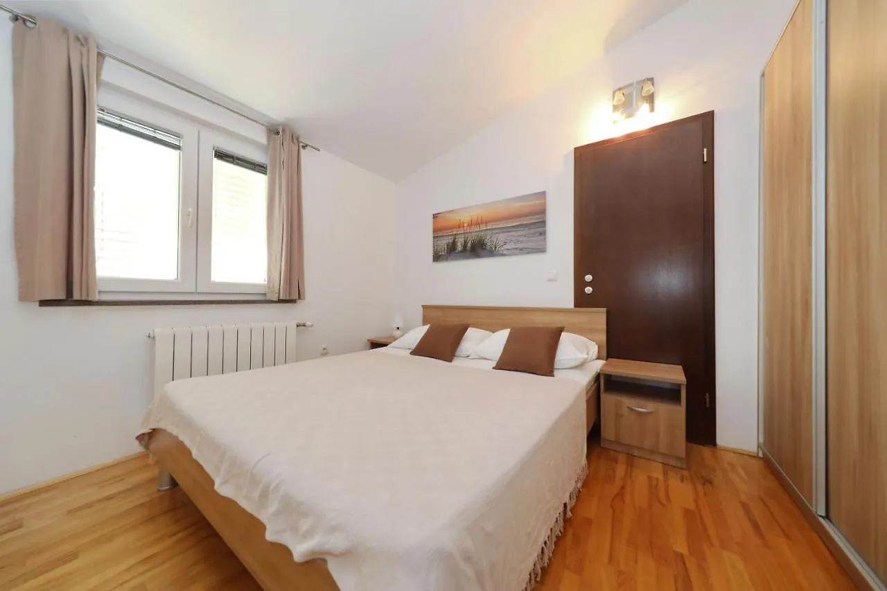 Apartments Bobo Kraj